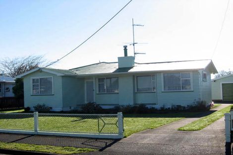 Photo of property in 25 Diamond Street, Carterton, 5713