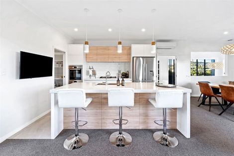 Photo of property in 96 Arran Point Parade, Orewa, 0931