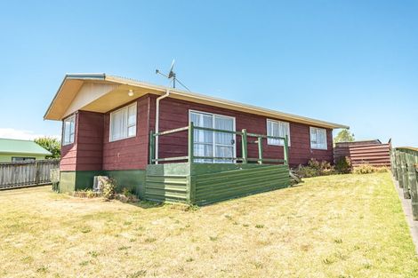 Photo of property in 35 Karyn Street, Castlecliff, Whanganui, 4501