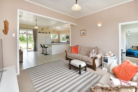 Photo of property in 333 South Head Road, South Head, Helensville, 0874