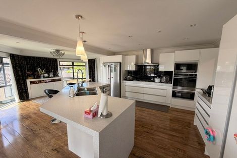 Photo of property in 39 Lansell Drive, East Tamaki Heights, Auckland, 2016