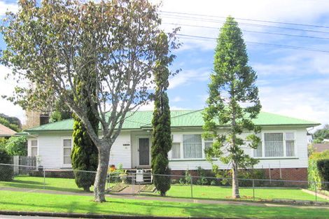 Photo of property in 62 View Road, Henderson, Auckland, 0612