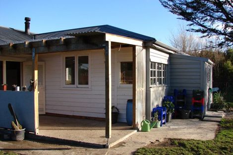 Photo of property in 16 Derby Street, Woodend, Invercargill, 9877