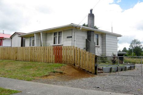 Photo of property in 27 Grey Street, Raetihi, 4632