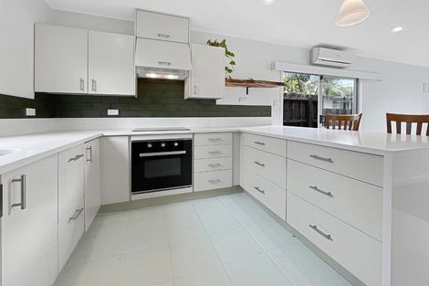 Photo of property in 12 Waterfront Road, Mangere Bridge, Auckland, 2022