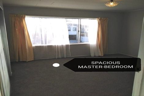 Photo of property in 2/2b Yeoman Place, Howick, Auckland, 2014