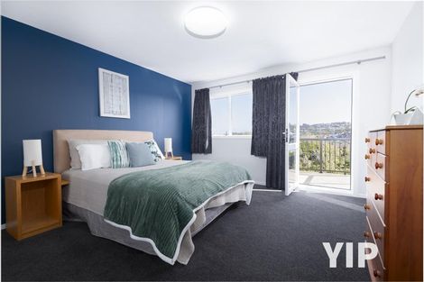 Photo of property in 2/25 Kingsbridge Place, Newlands, Wellington, 6037
