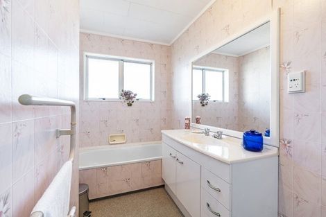 Photo of property in 3/12 Beach Street, Fitzroy, New Plymouth, 4312