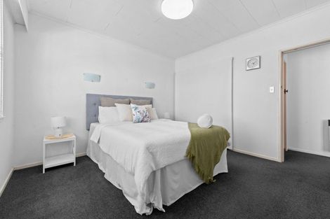 Photo of property in 15 Kensington Place, Fairfield, Hamilton, 3214