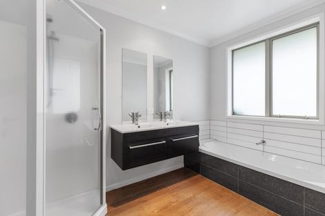 Photo of property in 35 Teal Place, Pyes Pa, Tauranga, 3112