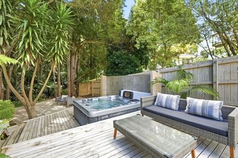 Photo of property in 90b Eskdale Road, Birkdale, Auckland, 0626