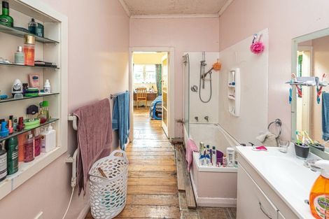 Photo of property in 24 Kings Avenue, Gonville, Whanganui, 4501