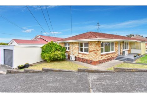 Photo of property in 20a Hillcrest Road, Papatoetoe, Auckland, 2025