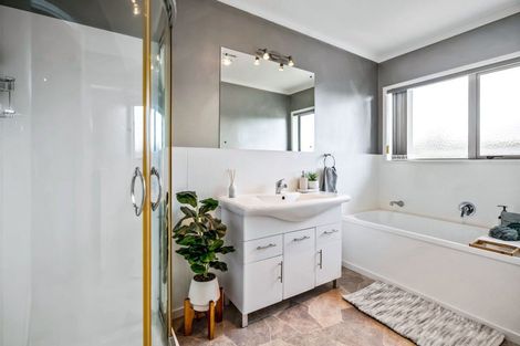 Photo of property in 11 Conifer Grove, Te Kamo, Whangarei, 0112