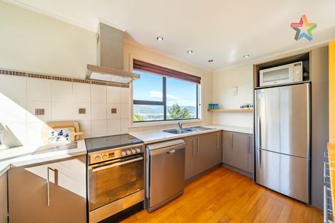 Photo of property in 4 Akatea Road, Korokoro, Lower Hutt, 5012