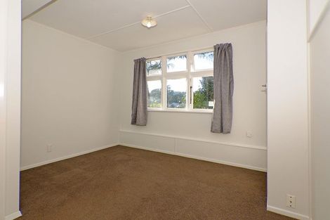 Photo of property in 141 Ruskin Road, Newlands, Wellington, 6037