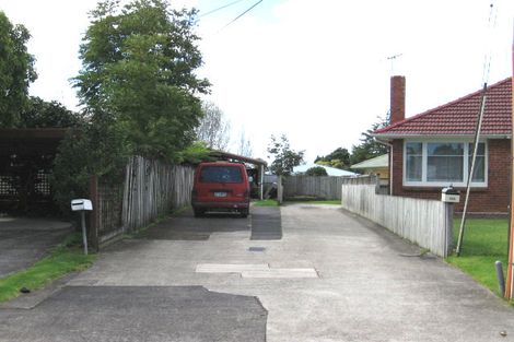 Photo of property in 54 Neil Avenue, Te Atatu Peninsula, Auckland, 0610