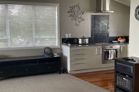 Photo of property in 1/142 Clovelly Road, Bucklands Beach, Auckland, 2012