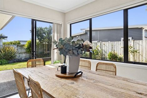 Photo of property in 8 Emma Place, Papamoa Beach, Papamoa, 3118