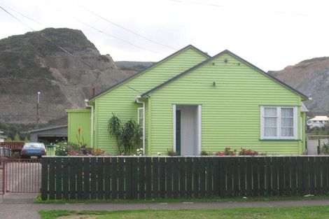 Photo of property in 131 Reynolds Street, Taita, Lower Hutt, 5011