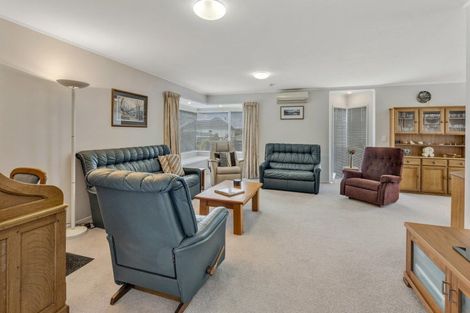 Photo of property in 18 Simmental Crescent, Somerville, Auckland, 2014