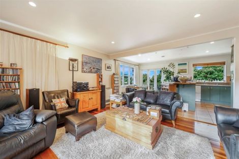 Photo of property in 99 Lake Crescent, Hamilton Lake, Hamilton, 3204