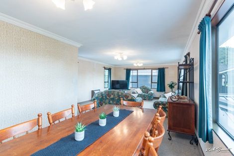 Photo of property in 115 Gemstone Drive, Birchville, Upper Hutt, 5018