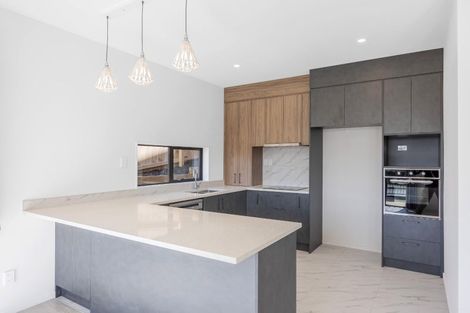 Photo of property in 50a Barbados Drive, Unsworth Heights, Auckland, 0632