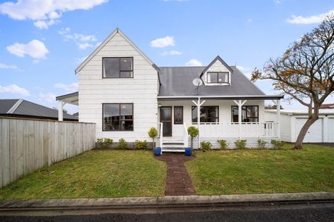 Photo of property in 18b Virginia Place, Whalers Gate, New Plymouth, 4310