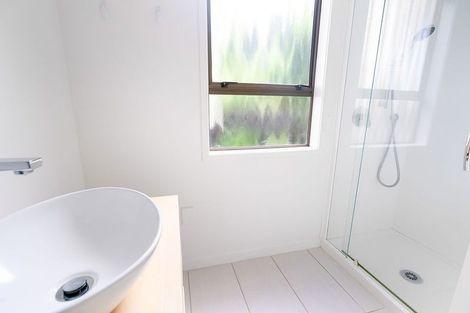 Photo of property in 2/8 Lydia Avenue, Northcote, Auckland, 0627