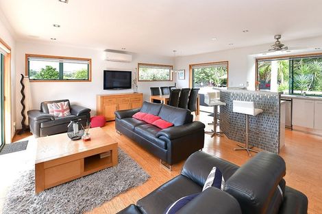 Photo of property in 21 Beach Road, Manly, Whangaparaoa, 0930