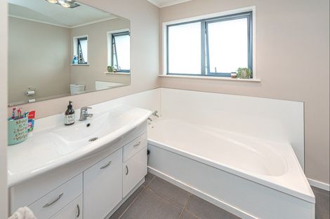 Photo of property in 90 Fitzherbert Avenue, Tawhero, Whanganui, 4501