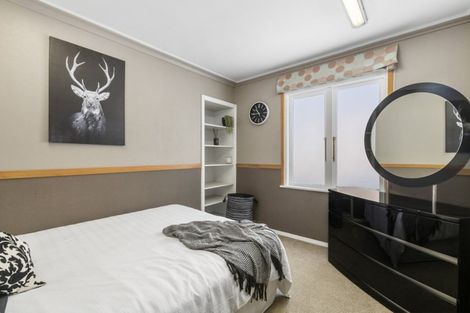 Photo of property in 8 South Street, Tawa, Wellington, 5028