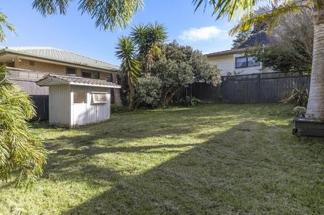 Photo of property in 140 Edmonton Road, Te Atatu South, Auckland, 0610