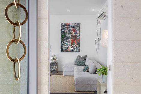 Photo of property in 45 Waiwetu Street, Fendalton, Christchurch, 8052