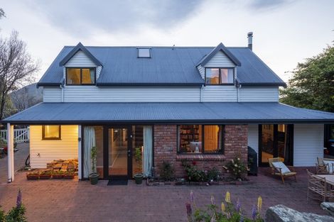 Photo of property in 78 Cedar Drive, Kelvin Heights, Queenstown, 9300