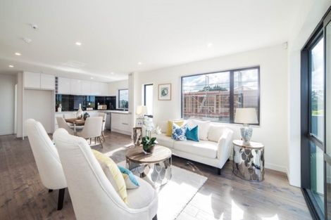 Photo of property in 128 Mcclymonts Road, Oteha, Auckland, 0632