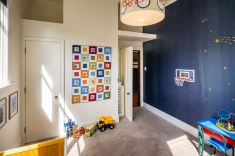 Photo of property in 18a Stone Street, Miramar, Wellington, 6022