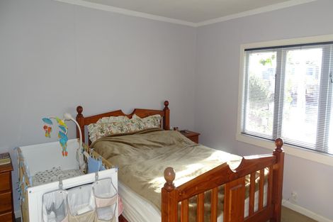 Photo of property in 11 Seddon Avenue, Papatoetoe, Auckland, 2104