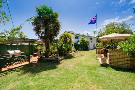 Photo of property in 18 Mcentee Road, Waitakere, Auckland, 0816