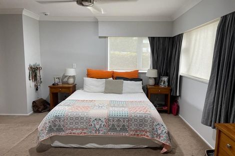 Photo of property in 1/206 Onewa Road, Birkenhead, Auckland, 0626