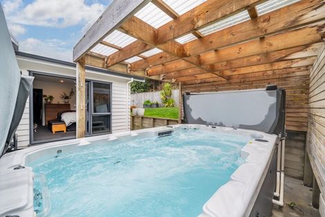 Photo of property in 15 Pacific View, Whitby, Porirua, 5024