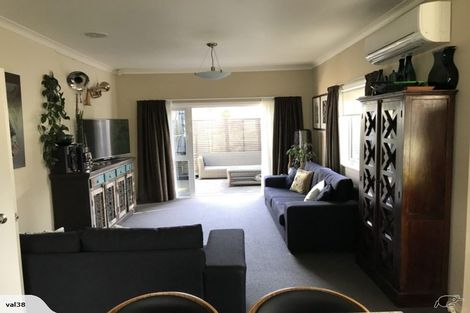 Photo of property in 25 Vincent Street, Waterloo, Lower Hutt, 5011