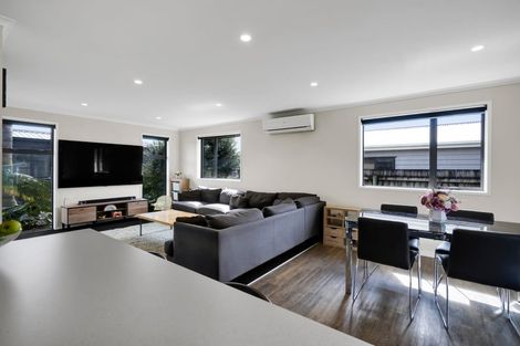 Photo of property in 513 Richmond Road, Lepperton, New Plymouth, 4373