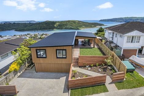 Photo of property in 11 Lauderdale Road, Papakowhai, Porirua, 5024