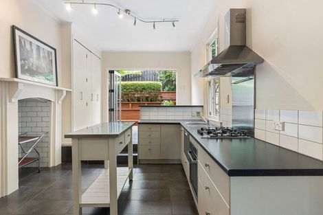 Photo of property in 26 Owen Street, Newtown, Wellington, 6021