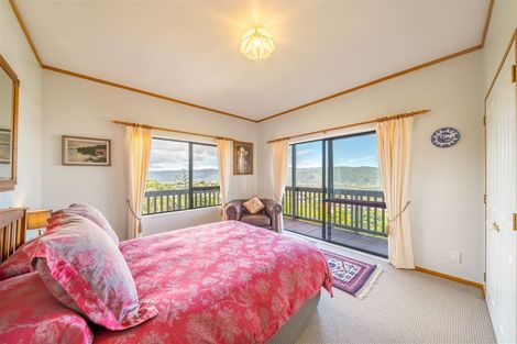 Photo of property in 13 Eastview Grove, Normandale, Lower Hutt, 5010
