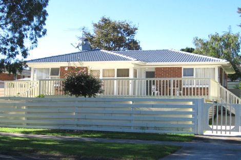 Photo of property in 20 Minaret Drive, Bucklands Beach, Auckland, 2014