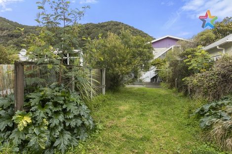 Photo of property in 8 Puriri Street, Eastbourne, Lower Hutt, 5013
