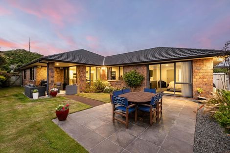 Photo of property in 73 Aotea Drive, Aotea, Porirua, 5024